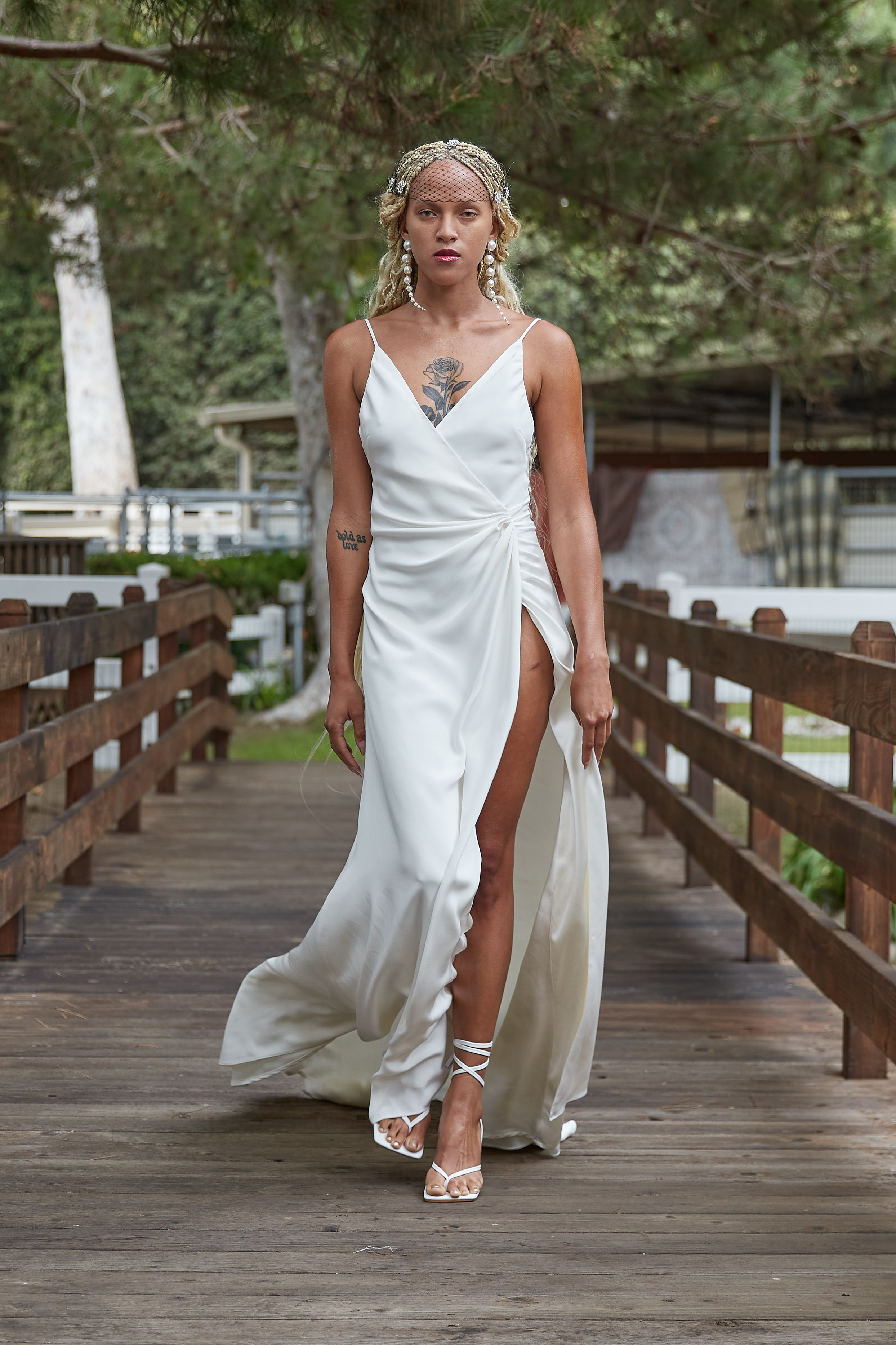 Lore white sale wedding dress